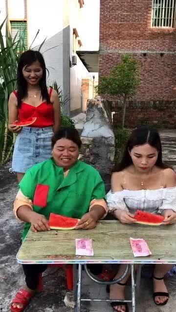 爆笑吃瓜西瓜视频大全,笑到肚子疼！